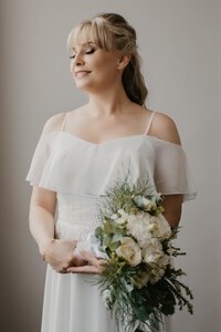 Bridal portrait of Lisa at Riverside Lodge